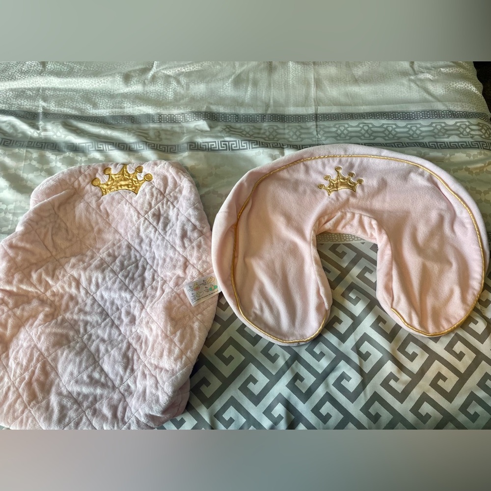 Pink Boppy feeding and changing pad cover
